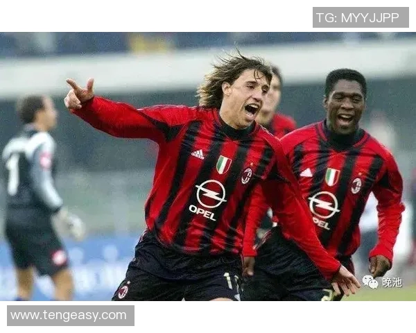 卡卡领衔AC米兰对决曼联的经典对抗赛回顾与分析