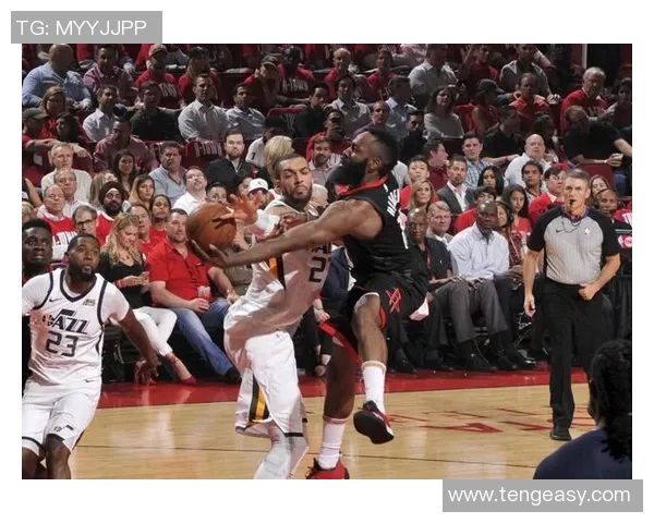 夏季连火箭与爵士的精彩对决展现篮球魅力与团队合作精神