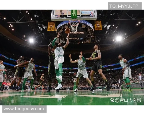 老鹰与独行侠激战正酣谁能在这场对决中笑到最后